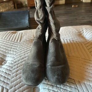 Grey to the knee Boots